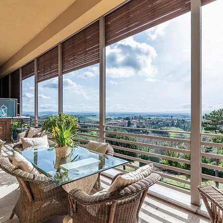 Porta Tufi Luxury Apartment With Private Parking! Siena Exterior foto