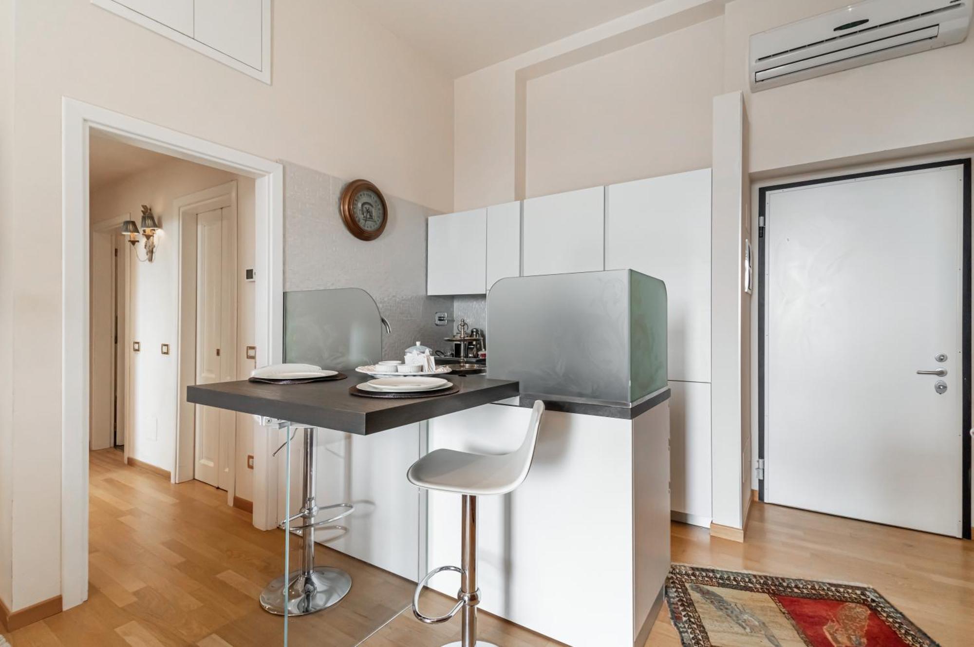 Porta Tufi Luxury With Private Parking! *