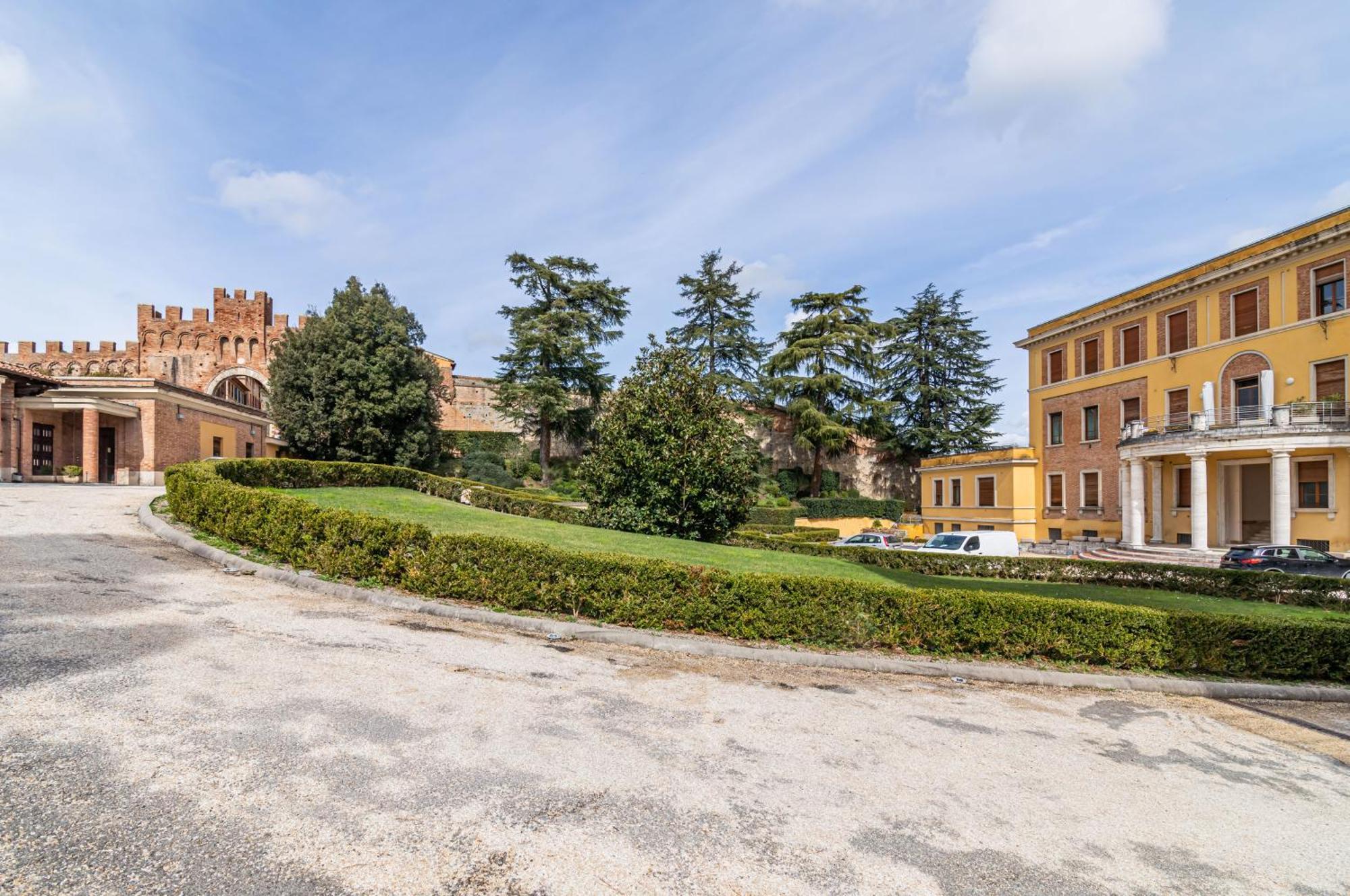Porta Tufi Luxury With Private Parking! *