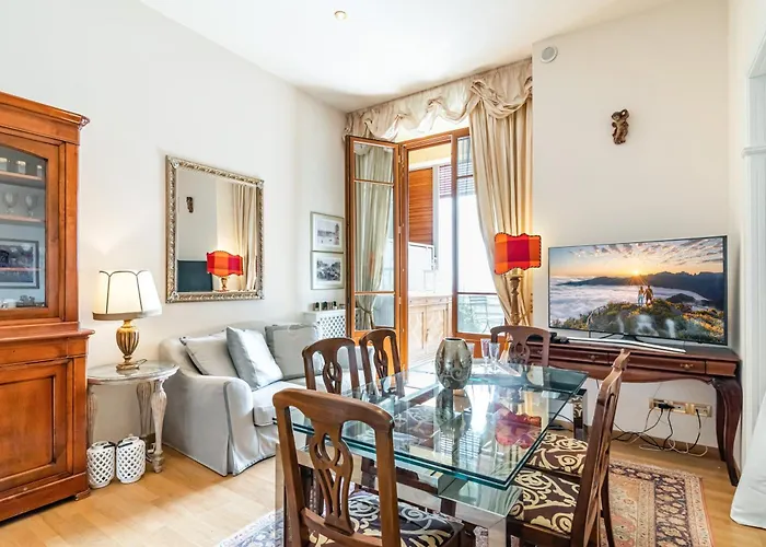 Porta Tufi Luxury Apartment With Private Parking!